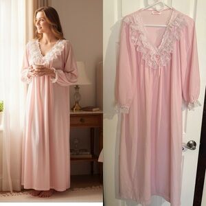 Vintage Carriage Court Pink Lace Nightgown Romantic Sleepwear
